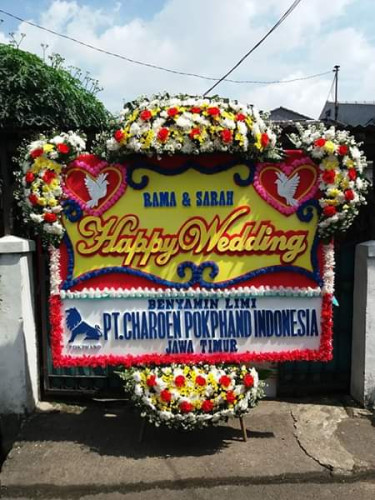 Karangan Bunga Pernikahan jalan yos sudarso palangkaraya